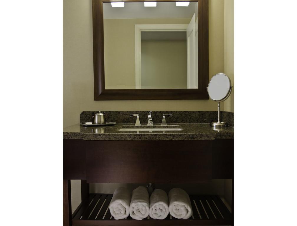 Towson University Marriott Conference Hotel Номер фото